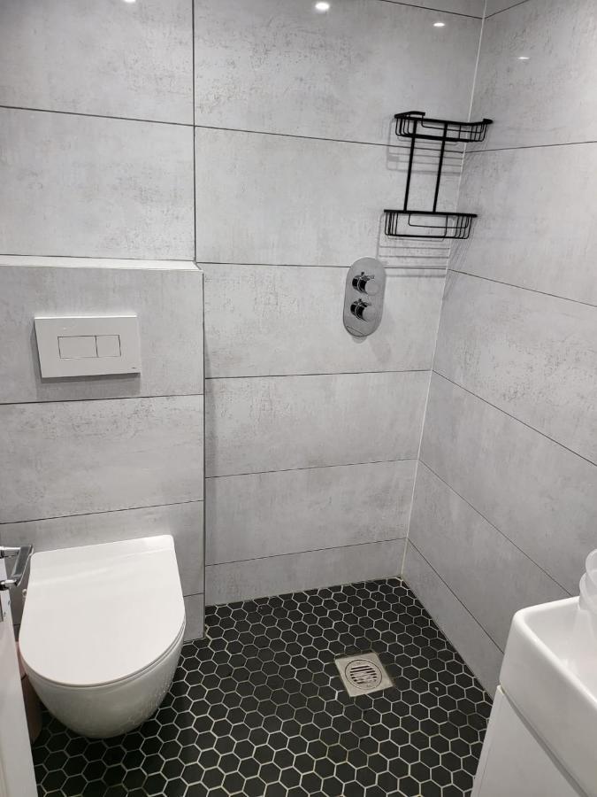 Fancy Basement Flat B Lägenhet London Exteriör bild