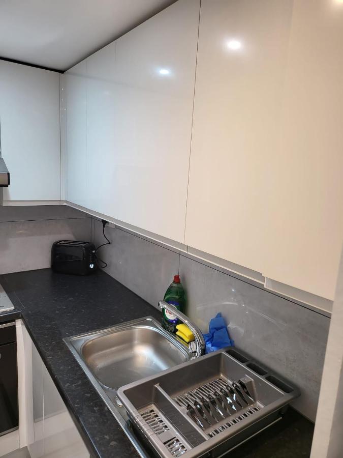 Fancy Basement Flat B Lägenhet London Exteriör bild
