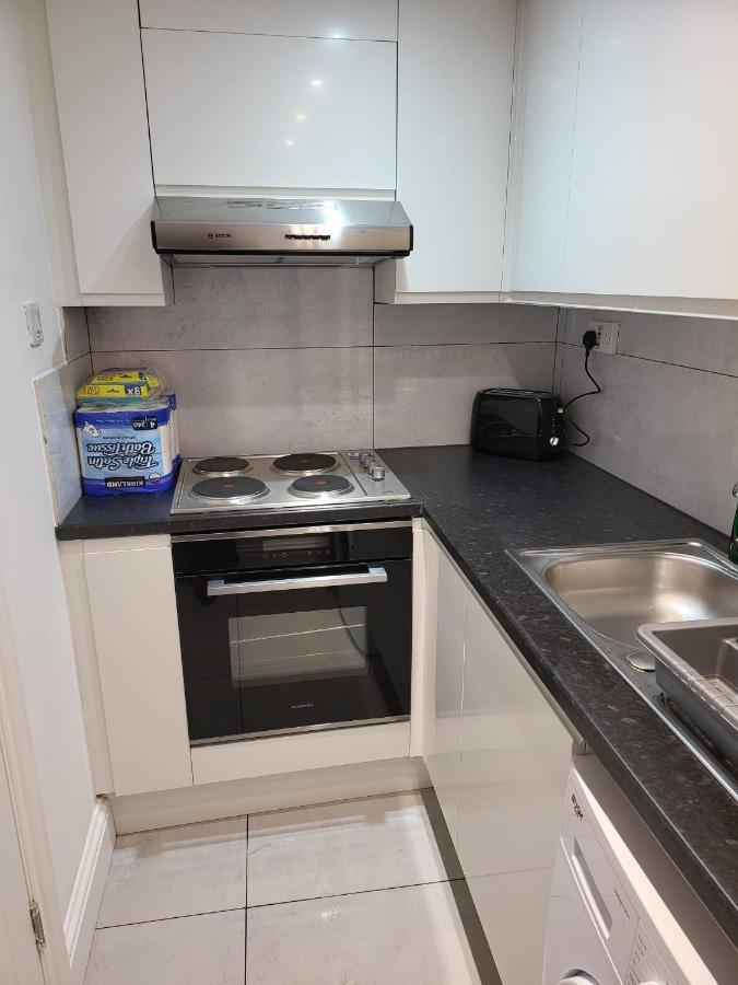 Fancy Basement Flat B Lägenhet London Exteriör bild