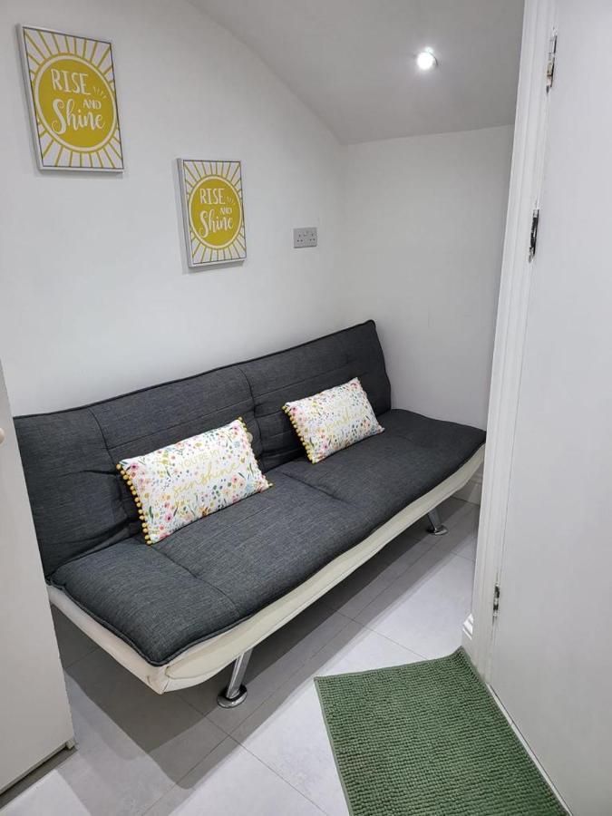 Fancy Basement Flat B Lägenhet London Exteriör bild